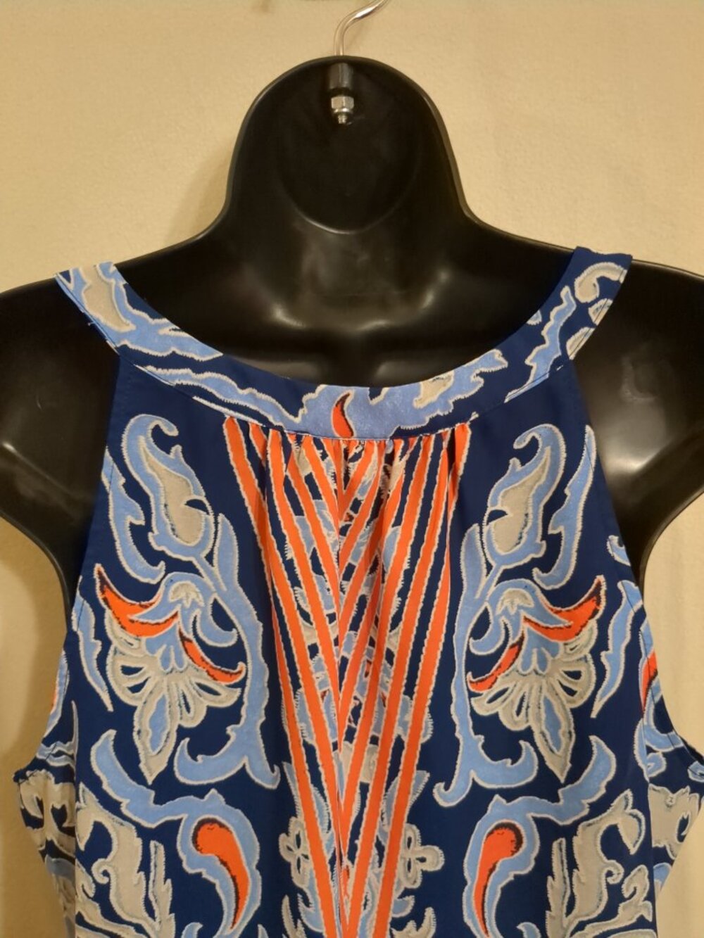 L 🏵💙🏵 Sleeveless Colorful Floral Abstract Tunic Top - Picture 7 of 12